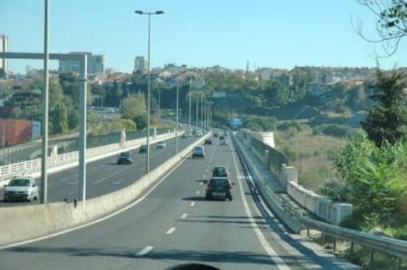 Quem está dispensado da utilização do capacete de protecção? — pergunta R10Q0204 do exame de código IMT