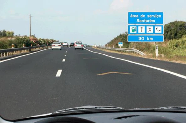 A velocidade é condicionada: — pergunta R10Q0355 do exame de código IMT
