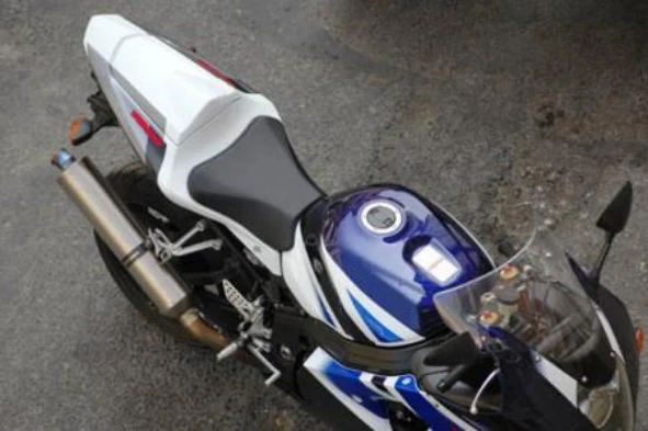 Neste motociclo só se pode transportar a carga: — pergunta R10Q0378 do exame de código IMT