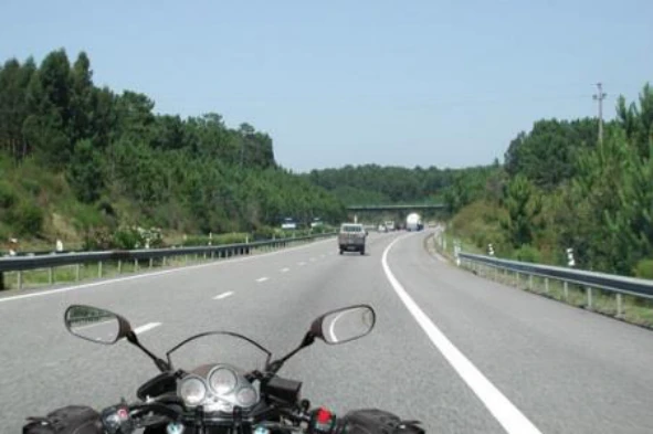 O uso do capacete homologado permite: — pergunta R11Q0204 do exame de código IMT