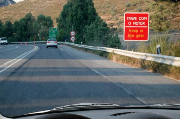 Travar com o motor significa: — pergunta R11Q0251 do exame de código IMT