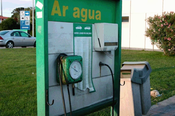 A verificação dos níveis do óleo e do líquido de refrigeração deve ser feita: — pergunta R11Q0359 do exame de código IMT