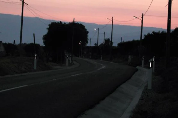 De noite devo transitar com velocidade moderada? — pergunta R12Q0047 do exame de código IMT