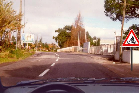 O sinal indica: — pergunta R12Q0374 do exame de código IMT