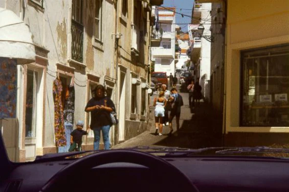 Neste local devo circular a: — pergunta R13Q0166 do exame de código IMT