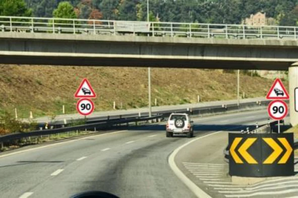 O que significa o sinal de perigo? — pergunta R14Q0160 do exame de código IMT
