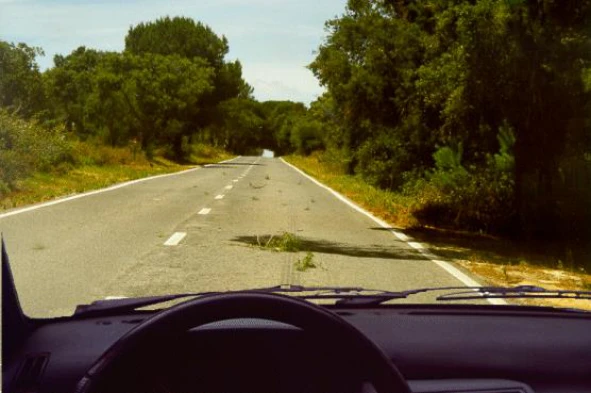 Neste local posso estacionar? — pergunta R1Q0081 do exame de código IMT
