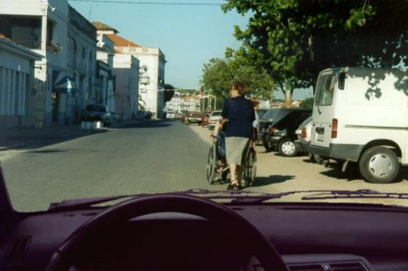 O veículo à minha frente é um velocípede? — pergunta R2Q0234 do exame de código IMT
