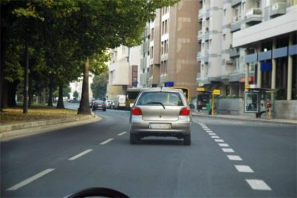 Ao circular neste local, um condutor deve saber que: — pergunta R2Q0274 do exame de código IMT