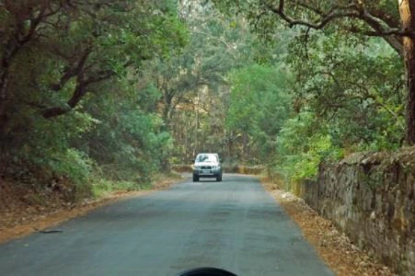As regras do Código da Estrada aplicam-se em todas as vias do domínio público? — pergunta R2Q0276 do exame de código IMT