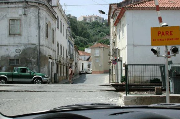 Devo ceder a passagem: — pergunta R2Q0284 do exame de código IMT