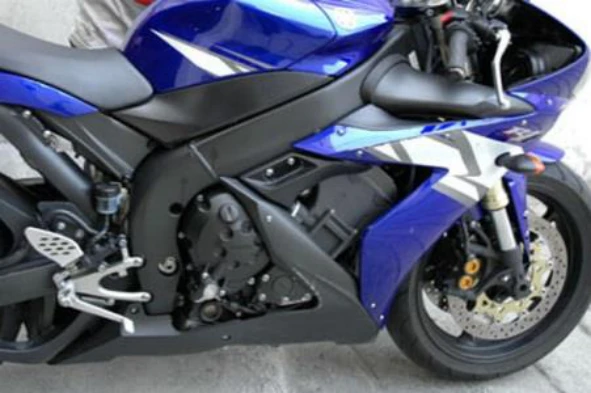Pode dizer-se que os motociclos são considerados instáveis por causa do seu reduzido poder de travagem? — pergunta R3Q0019 do exame de código IMT