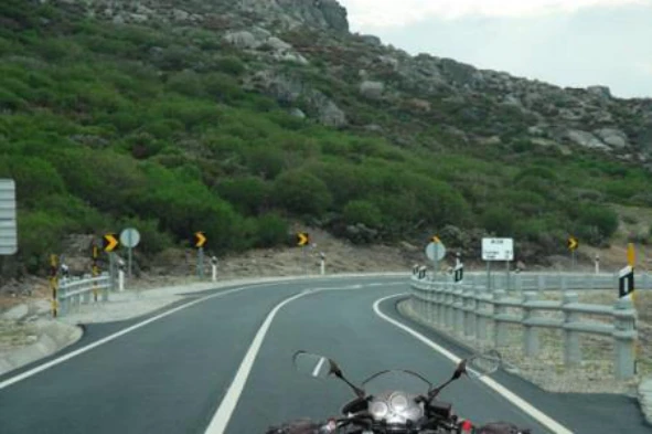 Se o condutor de ciclomotor usar um capacete não homologado pode ser sancionado com coima? — pergunta R3Q0030 do exame de código IMT