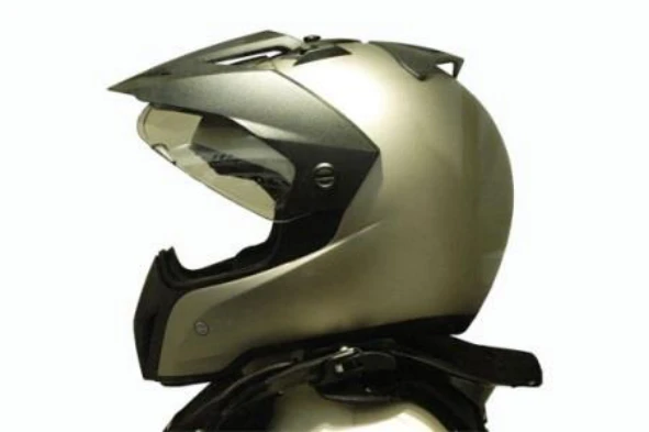 Um capacete de protecção com um óptimo sistema de ventilação evita o embaciamento da viseira. Concorda com esta afirmação? — pergunta R3Q0044 do exame de código IMT