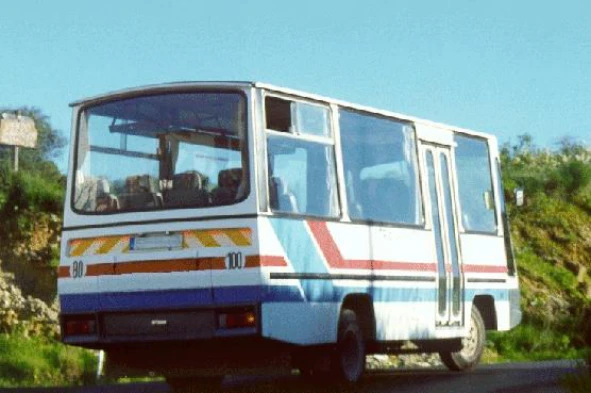 O condutor de um veículo de um infantário que faça transporte de alunos, é considerado sob influência do álcool desde que apresente uma taxa de álcool por litro de sangue igual ou superior a: — pergunta R4Q0003 do exame de código IMT