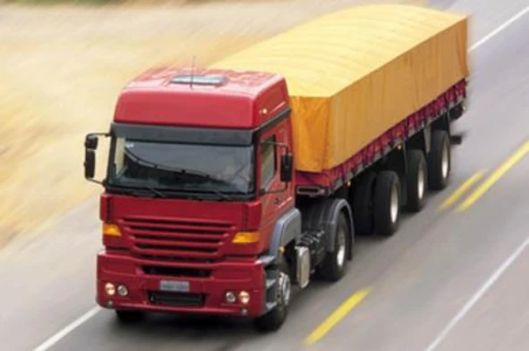 O conjunto de veículos constituído por veículo tractor e semi-reboque de três ou mais eixos, não pode exceder: — pergunta R4Q0063 do exame de código IMT