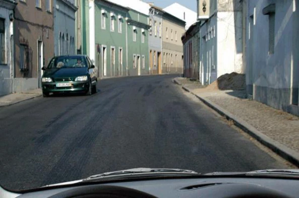 Regra geral, numa localidade a velocidade deve ser especialmente moderada, não podendo exceder: — pergunta R4Q0106 do exame de código IMT
