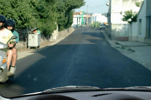 Regra geral, qualquer motociclo, pode circular dentro das localidades, à velocidade de: — pergunta R4Q0108 do exame de código IMT