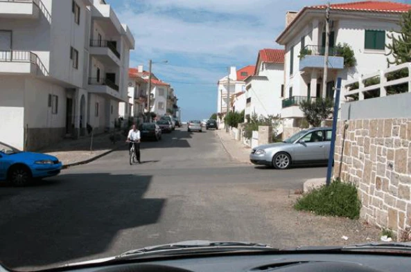 Nesta intersecção, devo avançar: — pergunta R5Q0043 do exame de código IMT
