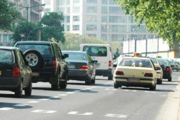 Para a lotação de um automóvel ligeiro contam: — pergunta R5Q0178 do exame de código IMT