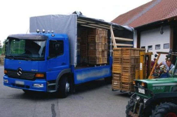 Num automóvel pesado de mercadorias de dois eixos, concentrar a carga transportada no limite traseiro da caixa de carga: — pergunta R5Q0192 do exame de código IMT