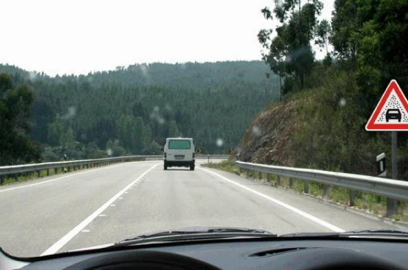 O sinal de perigo significa: — pergunta R5Q0399 do exame de código IMT