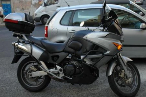 Neste motociclo posso transportar crianças: — pergunta R6Q0052 do exame de código IMT