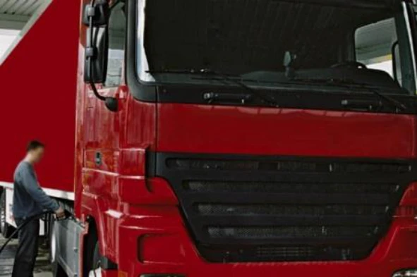 Apesar dos modernos processos de construção, tratamento e protecção das superfícies do 'chassis', importa: — pergunta R6Q0069 do exame de código IMT