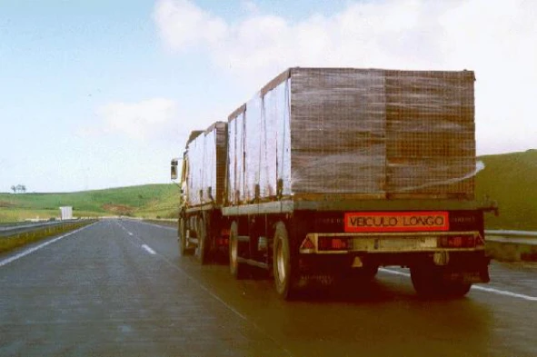 Entre outros, que cuidados deve ter o condutor ao colocar carga num veículo? — pergunta R6Q0229 do exame de código IMT