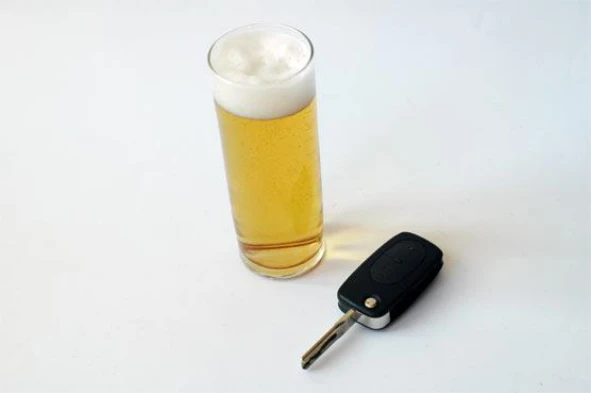 A ingestão de bebidas alcoólicas: — pergunta R6Q0305 do exame de código IMT