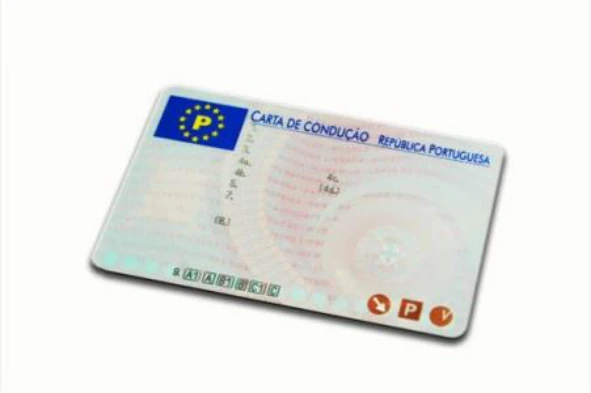A responsabilidade pela correcta utilização dos equipamentos de retenção para menores é: — pergunta R6Q0351 do exame de código IMT