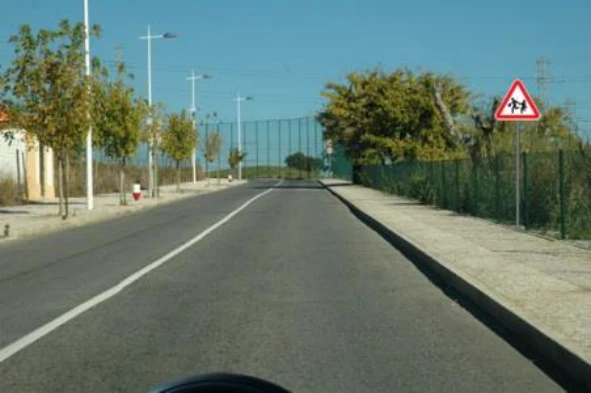 A que velocidade devo circular neste local? — pergunta R7Q0098 do exame de código IMT