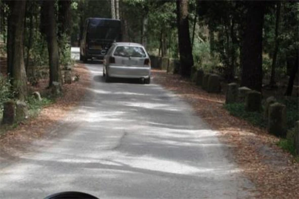 Como devo proceder para circular em segurança no local em que me encontro? — pergunta R7Q0229 do exame de código IMT