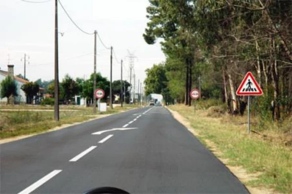 Qual a indicação que o sinal vertical triangular dá aos condutores? — pergunta R7Q0262 do exame de código IMT