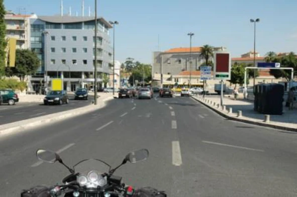 O conta-rotações aplicado aos motociclos, tem como função: — pergunta R7Q0268 do exame de código IMT