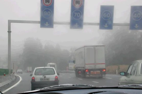 Nesta situação para além de moderar a velocidade, pode tornar-se necessário: — pergunta R7Q0321 do exame de código IMT