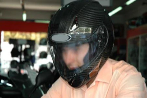 Regra geral, durante a condução de um motociclo devo: — pergunta R7Q0392 do exame de código IMT