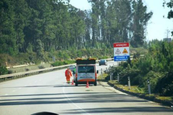 Perante a verificação de um acidente, estou obrigado a prestar auxílio? — pergunta R8Q0156 do exame de código IMT