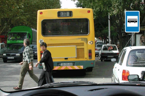Posso estacionar neste local? — pergunta R9Q0093 do exame de código IMT