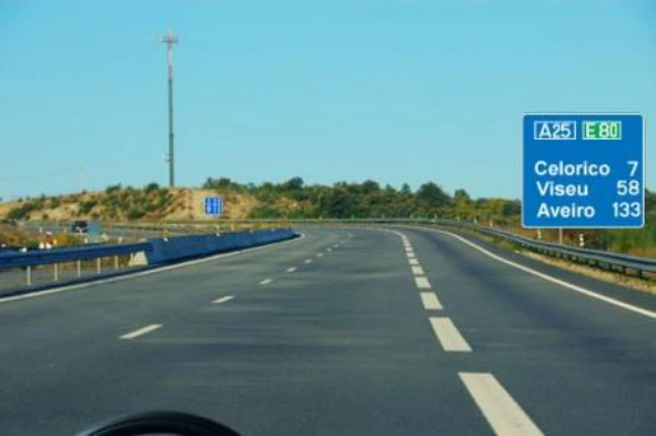 Perante este sinal fico a saber que circulo: — pergunta R9Q0378 do exame de código IMT